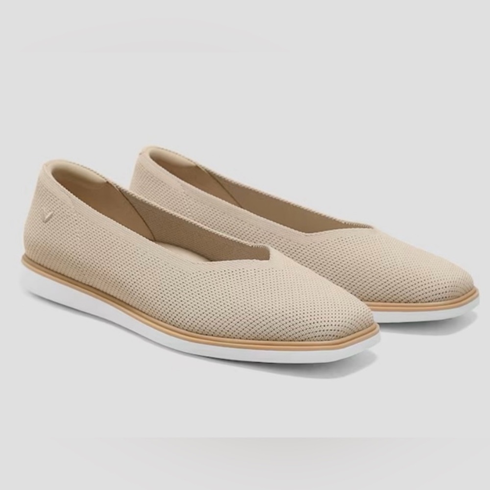 Vivaia Square-Toe All Day Standing flats (Mabel) in almond color - size 7